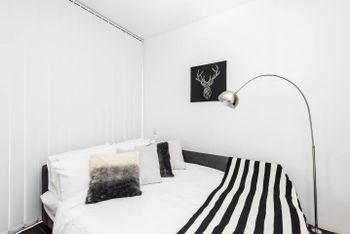 Executive Two Bed Penthouse Studio In The City - Foster Accommodation 3