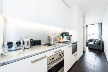 Executive Two Bed Penthouse Studio In The City - Foster Accommodation 4