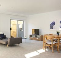 Spacious  Bright 1 Bedroom Apartment - Foster Accommodation
