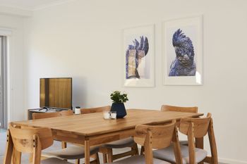 Spacious & Bright 1 Bedroom Apartment - Foster Accommodation 4