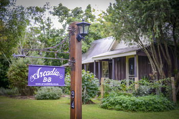 Arcadia Bed & Breakfast & Cottages - Foster Accommodation 0