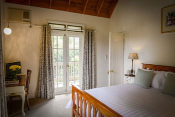 Arcadia Bed & Breakfast & Cottages - Foster Accommodation 1