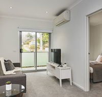 Bright  Updated 1 Bedroom Apartment - Foster Accommodation