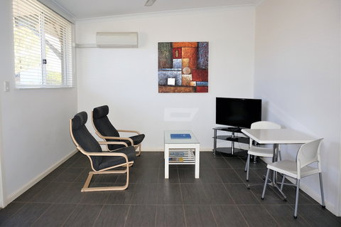 Getaway Villas Unit 38 11 - Foster Accommodation 4