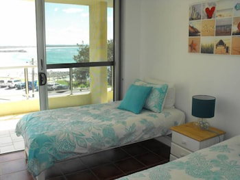 Beachpoint Unit 202 - Foster Accommodation 2