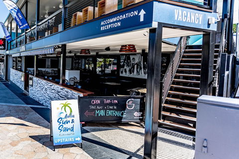 Airlie Sun & Sand Accommodation 6 - Foster Accommodation 0