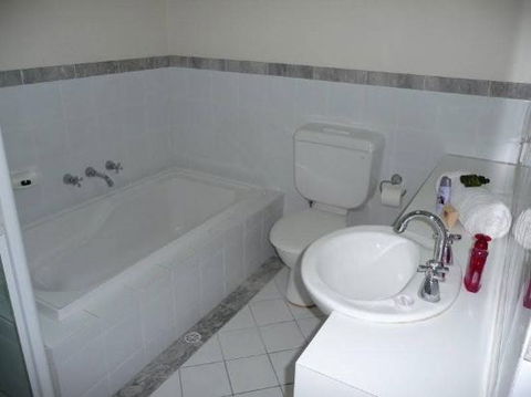 Absolute Luxury In The East End Of Adelaide Apartment - Foster Accommodation 3