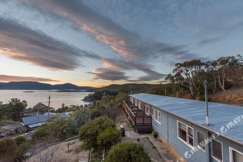 East Lake Travellers Lodge - Foster Accommodation 1