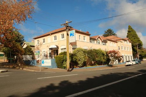 Hotel Blue - Foster Accommodation 0