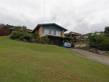 Ambience Holiday Apartments - Foster Accommodation 2