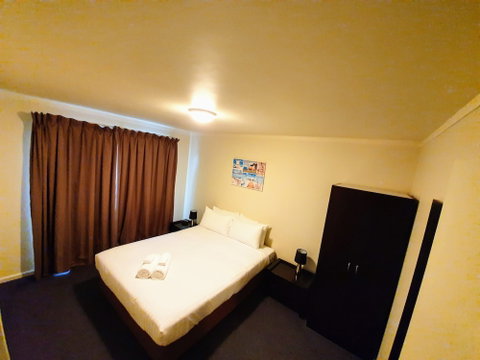 West Beach Lagoon 107 - Foster Accommodation 3