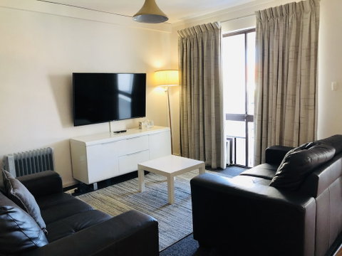 West Beach Lagoon 107 - Foster Accommodation 5
