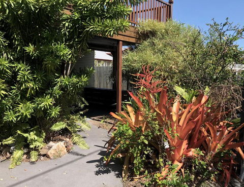 Five 3 Five - The Beachside Barracks - Foster Accommodation 5
