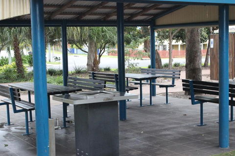 Five 3 Five - The Beachside Barracks - Foster Accommodation 2
