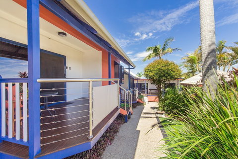 Clubyamba Beach Holiday Accommodation - Adults Only - Foster Accommodation 1