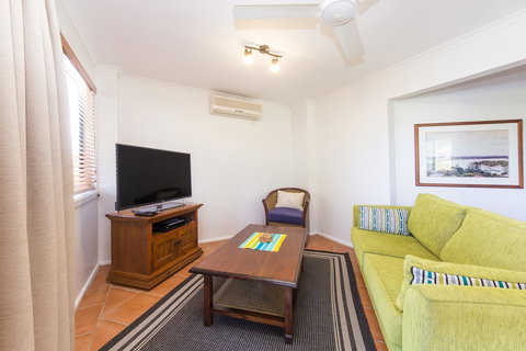 Clubyamba Beach Holiday Accommodation - Adults Only - Foster Accommodation 6