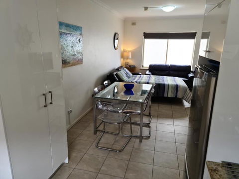 Acaill Accommodation Esplanade Living Self Check-In Self Check-Out - Foster Accommodation 3