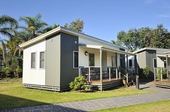 Lakeside Holiday Park - Foster Accommodation 0