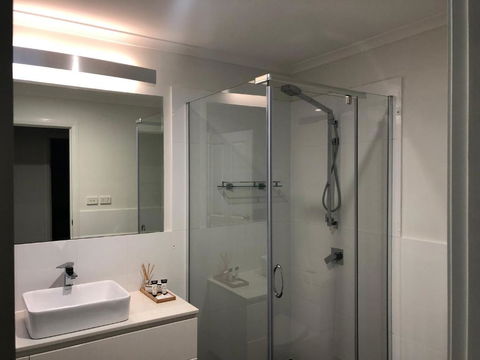 Beach & Bay Holiday House - Foster Accommodation 1