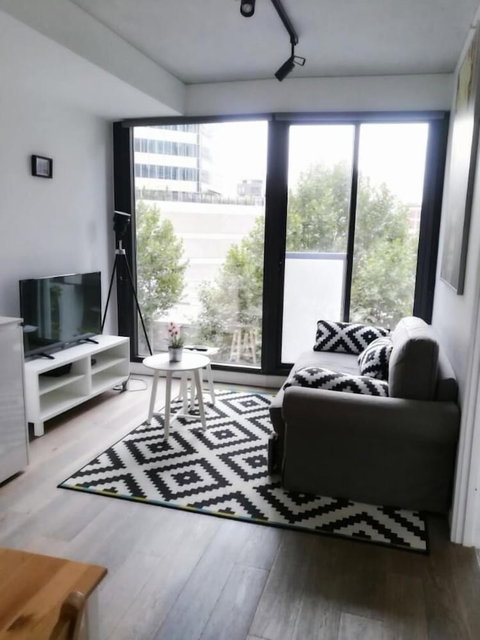 Carlson CBD Apartments - Foster Accommodation 3