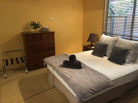 Serenity On Magnetic - Foster Accommodation 6