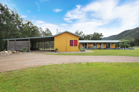 Feathertop Views And Dorm - Foster Accommodation 1