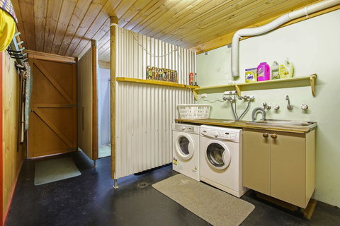 Feathertop Views And Dorm - Foster Accommodation 4