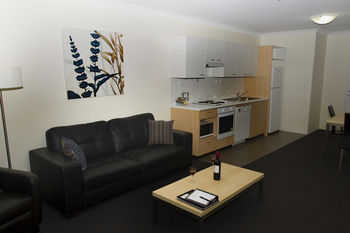 Best Western Plus Ascot Serviced Apartments - Foster Accommodation 0