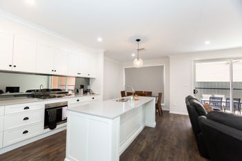 Brand New Townhouse - Foster Accommodation 1