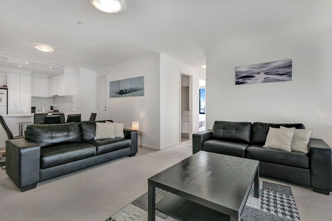 MJ Shortstay Whiteman St Apartments - Foster Accommodation 1