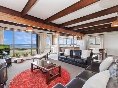 Swimmers Rest - Uninterrupted Panoramic Ocean Views - 1 Bedroom - Foster Accommodation 2