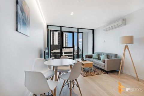IFSuites (IFSTAYS) Light House Apartment - Foster Accommodation 4