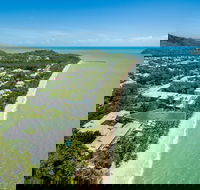 Poolside Alamanda Beachfront Resort 88