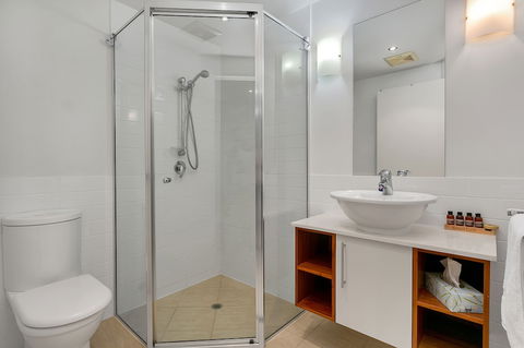 Beachfront Apartment With Ocean View - 4 - Foster Accommodation 4