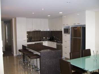 Harbour Views - Foster Accommodation 3