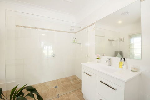 Rosby Guesthouse - Foster Accommodation 6