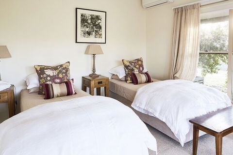 Rosby Guesthouse - Foster Accommodation 2