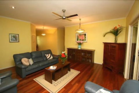 Noosa Country House - Foster Accommodation 2