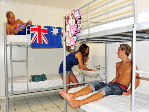 Flying Monkey Backpackers - Foster Accommodation 0
