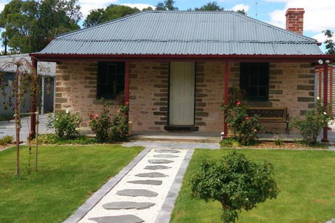 Annabelles Cottage - Foster Accommodation 4