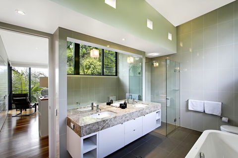 A PERFECT STAY - Ocean View At Kiah - Foster Accommodation 5