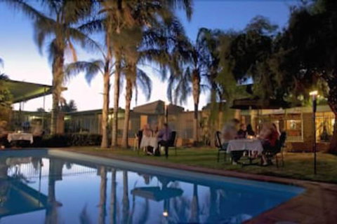 Hilltop Motel - Foster Accommodation 1