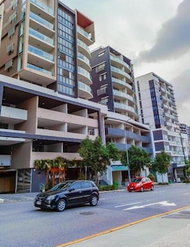 Morgan Suites - Foster Accommodation 4