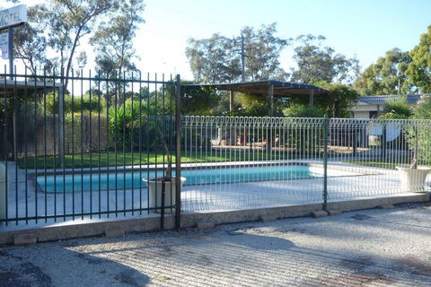 Calder Family Motel - Foster Accommodation 4