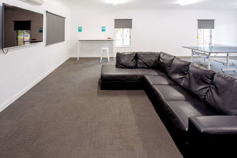 Eureka Stockade Holiday Park - Foster Accommodation 1