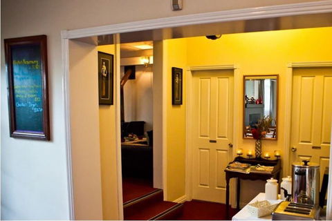 Abbotsleigh Motor Inn - Foster Accommodation 1