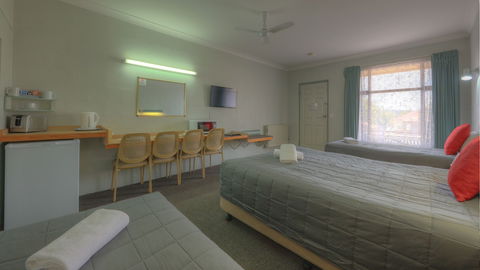 Alluna Motel - Foster Accommodation 1