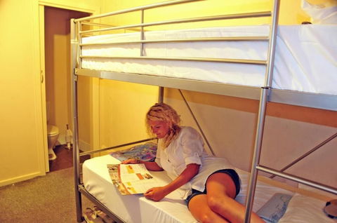 Adelaide Travellers Inn - Hostel - Foster Accommodation 5