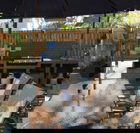 Coconut Palms On The Bay - Foster Accommodation