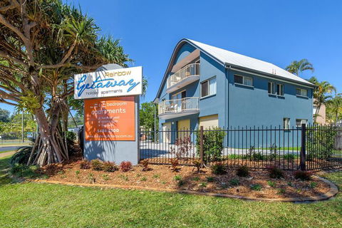 Rainbow Getaway Holiday Apartments - Foster Accommodation 4